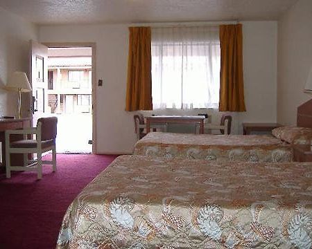 Rodeway Inn סוקורו חדר תמונה