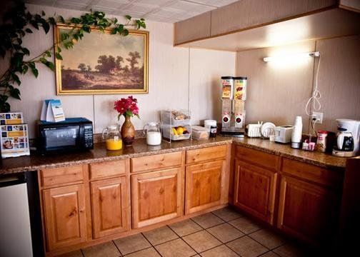 Rodeway Inn סוקורו מסעדה תמונה